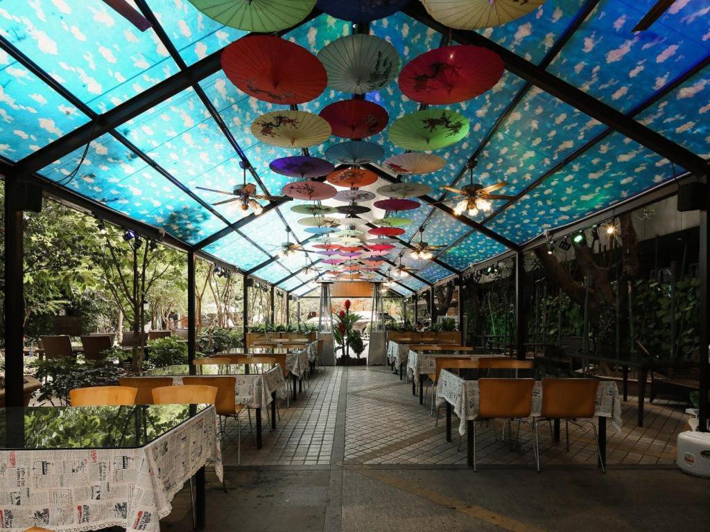 Royal Garden Hotel Guangzhou Dış mekan fotoğraf