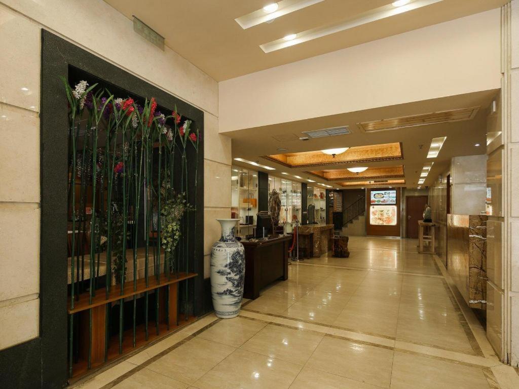 Royal Garden Hotel Guangzhou Dış mekan fotoğraf