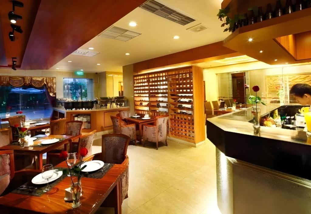 Royal Garden Hotel Guangzhou Dış mekan fotoğraf