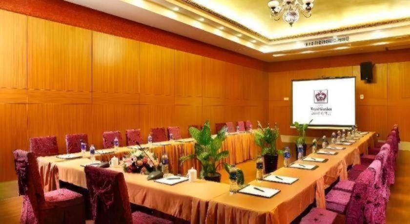 Royal Garden Hotel Guangzhou Dış mekan fotoğraf